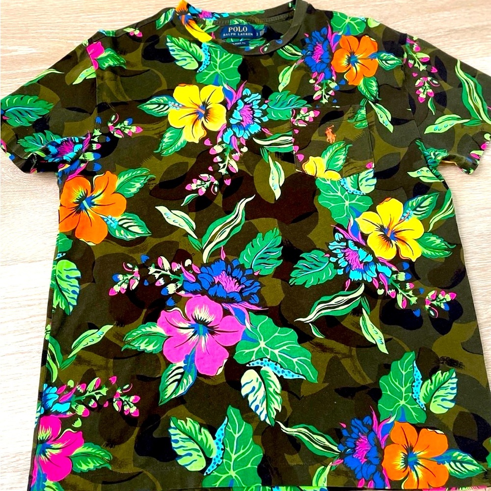 Ralph Lauren Tropical Camouflage Shirt with Pocket. Size Small. Unisex style